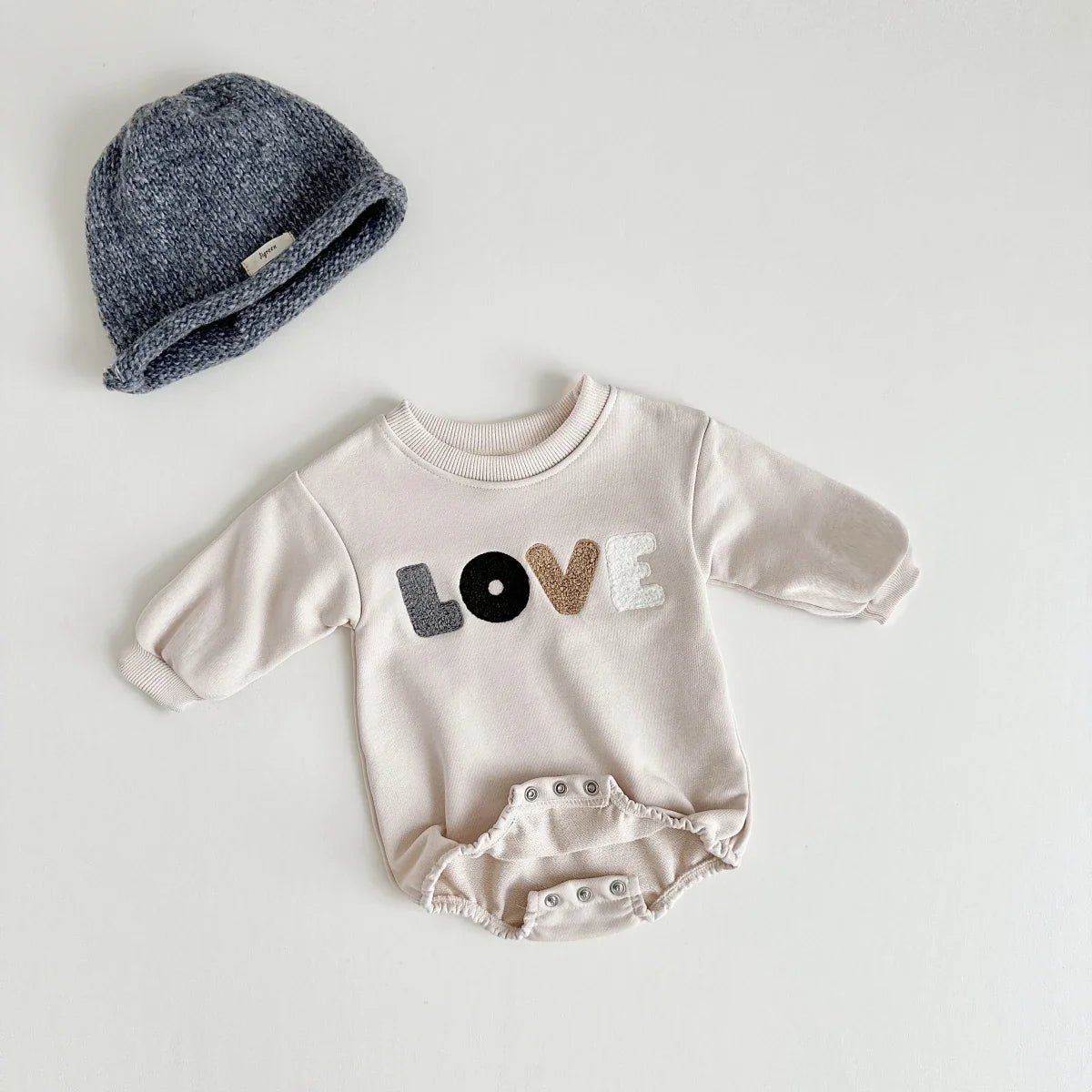 Sweatshirt with Romper Closure "Love"