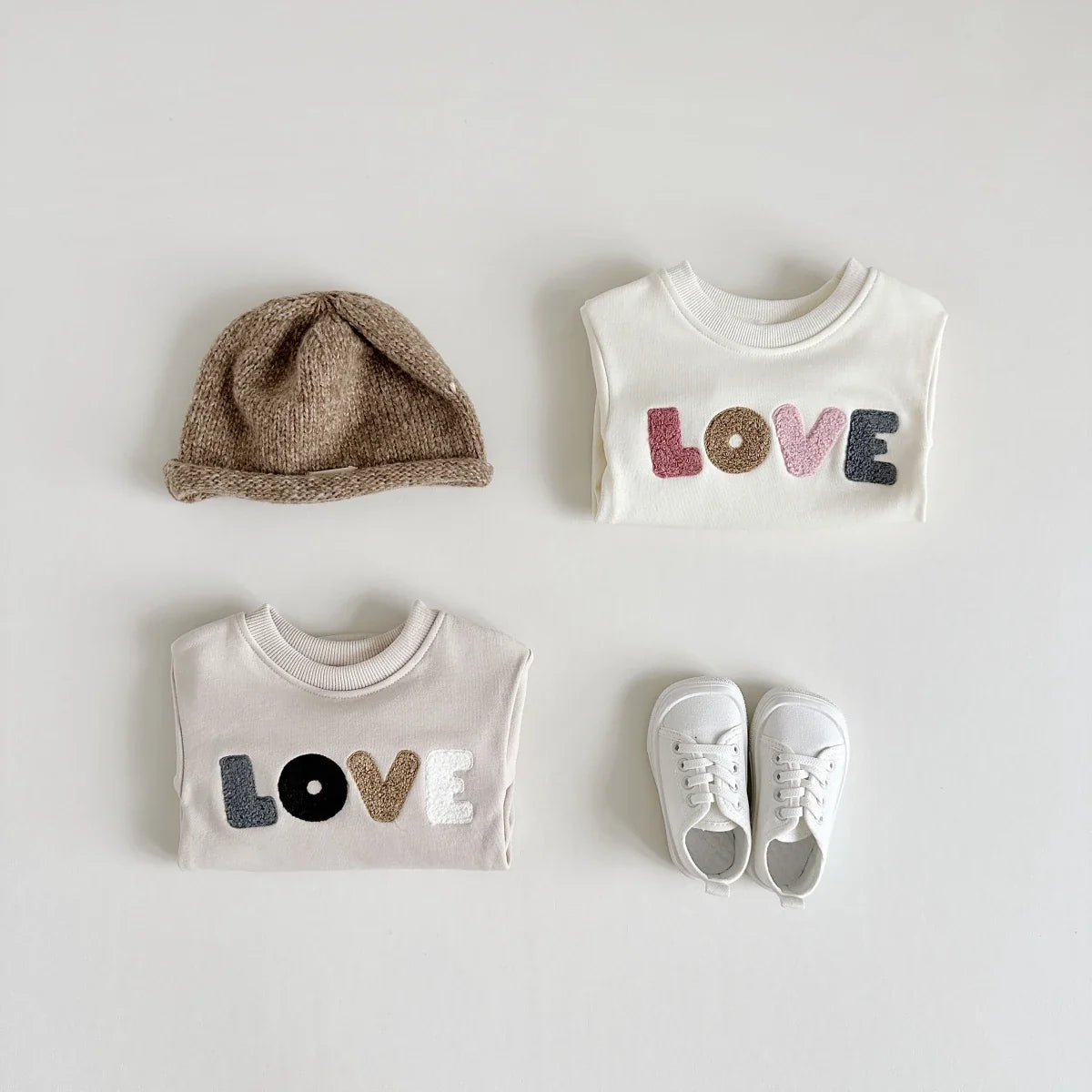 Sweatshirt with Romper Closure "Love"