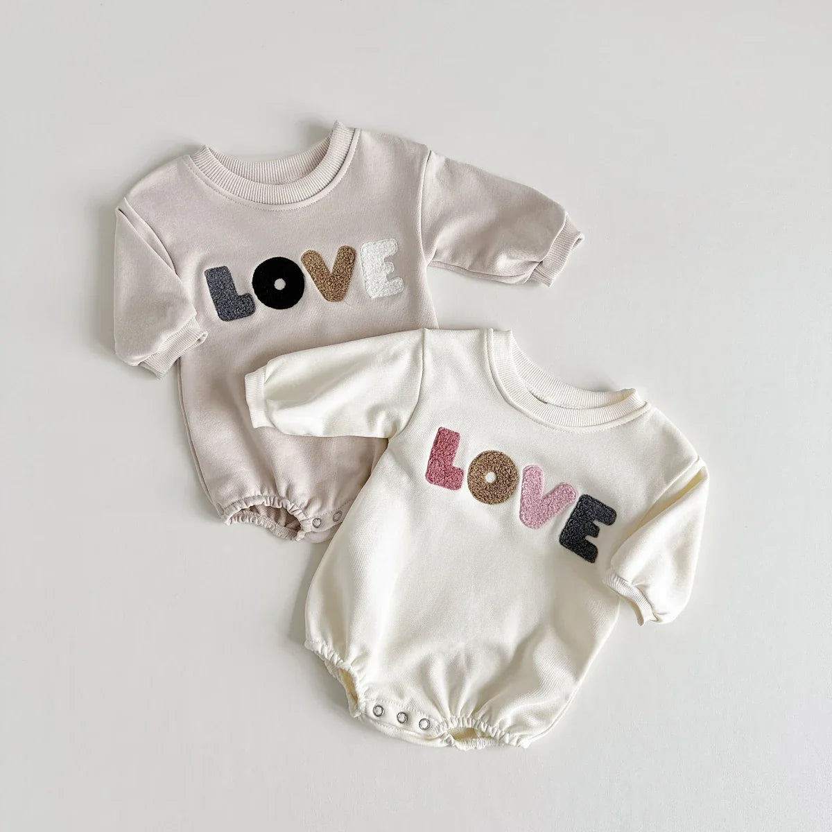 Sweatshirt with Romper Closure "Love"