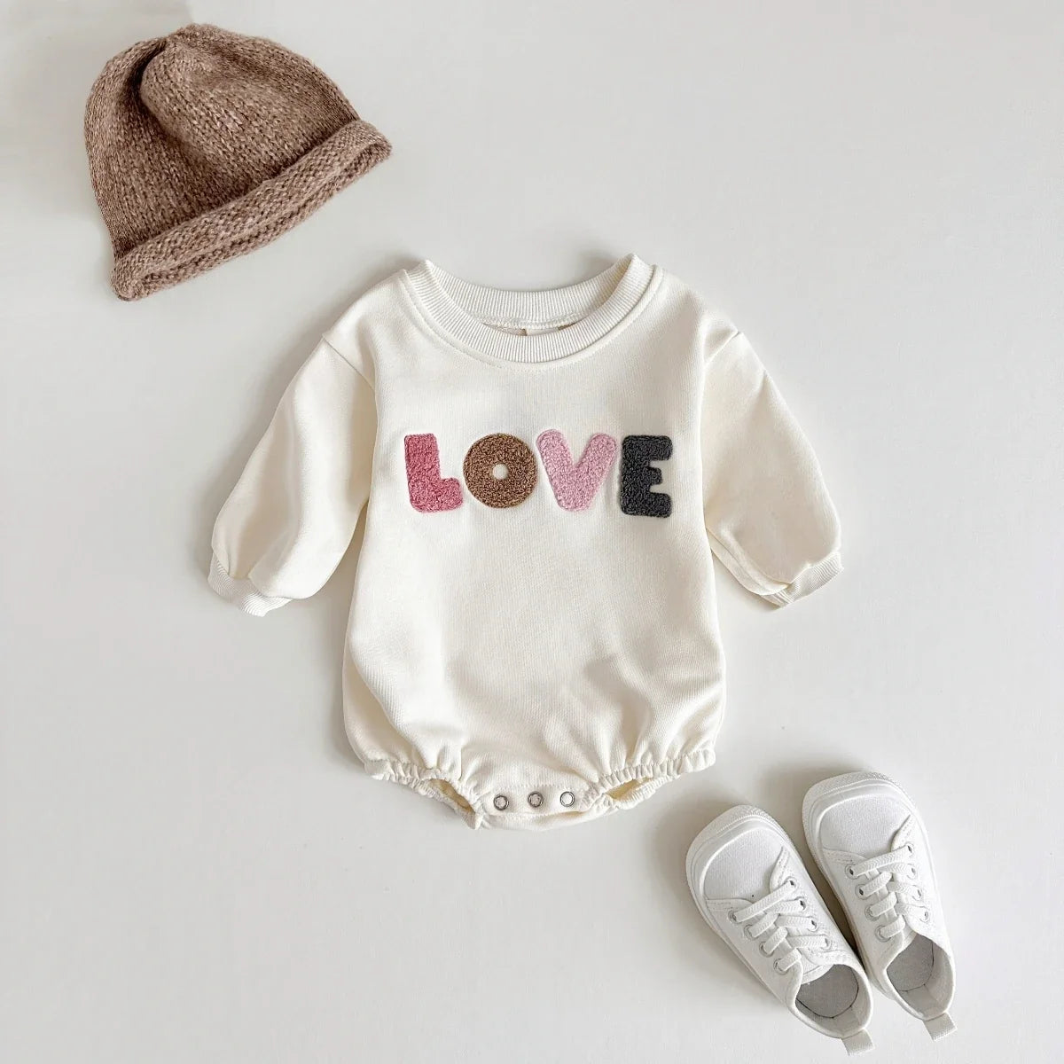 Sweatshirt with Romper Closure "Love"